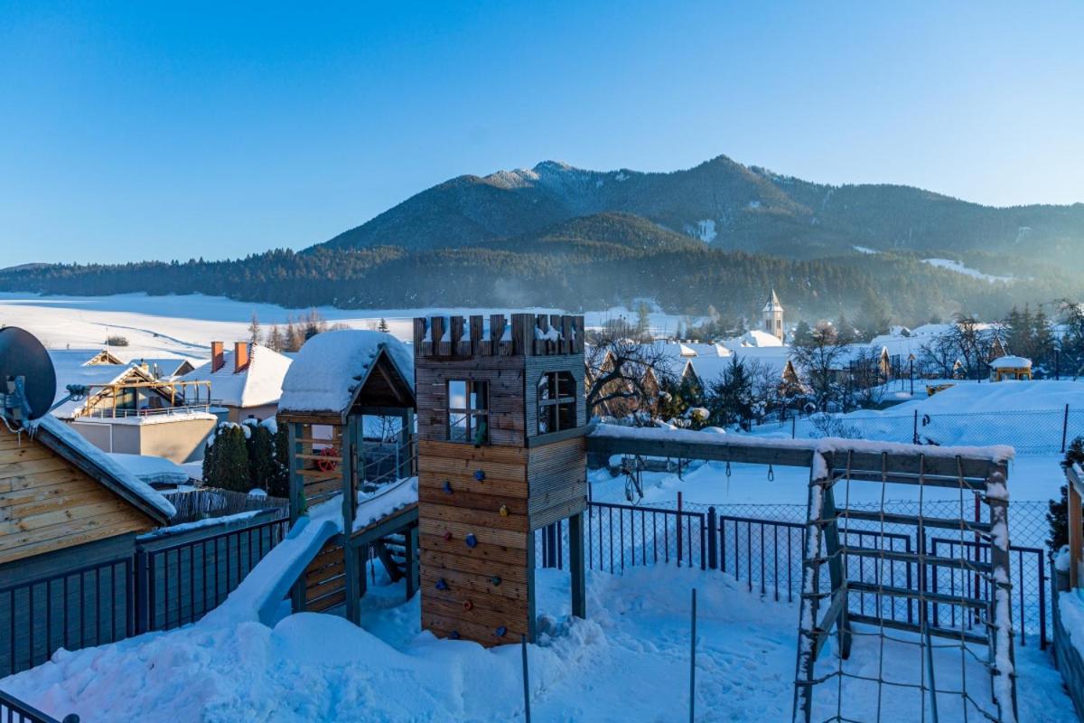 Apartments Pemikas II Liptovský Mikuláš エクステリア 写真